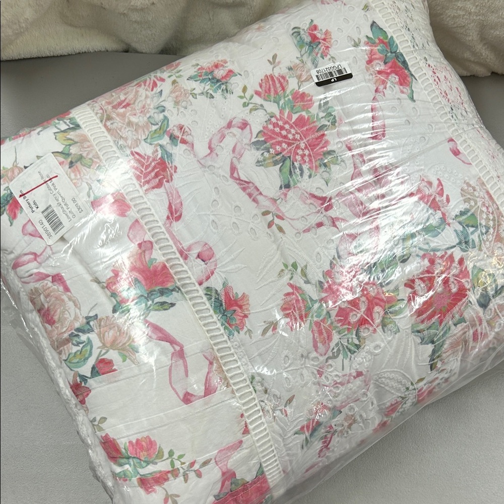 LoveShackFancy Cabbage Rose Quilt Bedding Floral Lace Lace Detail Full Queen NEW - Picture 3 of 7